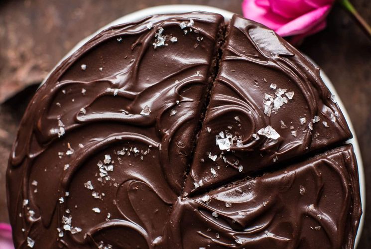 Рецепт быстрого торта в шоколадной глазури