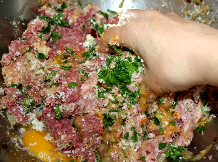 Рецепт домашних котлет из мяса