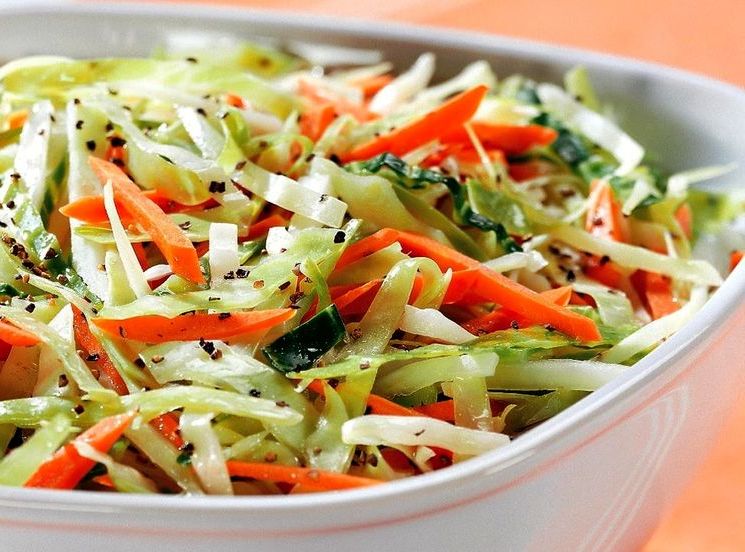 Рецепт приготовления закусочного салата из капусты